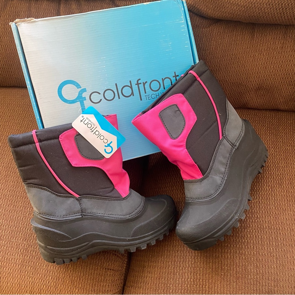 Coldfront Tech Wear Snow Club Kids size 6 snow boots pink and black